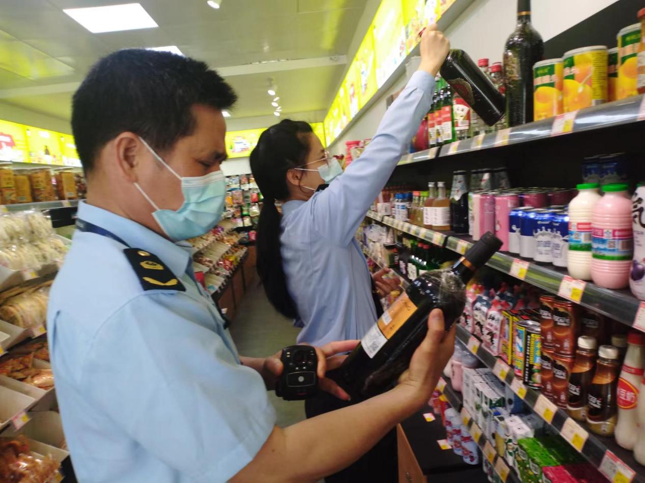 雁山區(qū)市場監(jiān)管局多措并舉，精準施策穩(wěn)市場主體激活力——以酒類經(jīng)營為例看成效